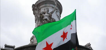 Tramp Suriyaya qarşı sanksiyaları ləğv edib