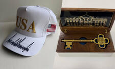 Tramp Qazaxıstan prezidentinə Ağ Evin "açarını" göndərib