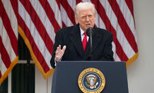 Demokratlar Trampı səfirlərin kütləvi geri çağırılmasını ləğv etməyə çağırır