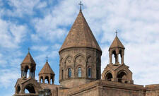 Ermənistan hökuməti kilsəni dövlət mülkiyyətində olan torpaqlardan ödənişsiz istifadə hüququndan məhrum edib