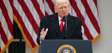 Demokratlar Trampı səfirlərin kütləvi geri çağırılmasını ləğv etməyə çağırır