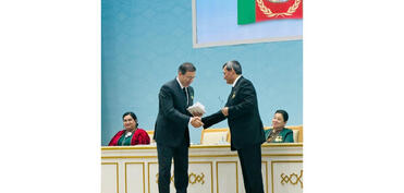 Sərdar Berdiməhəmmədov Azərbaycan səfirini təltif edib