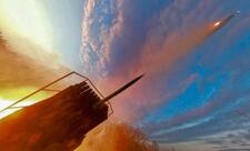 Kamboca Taylandın F-16 qırıcıları və zirehli texnikası ilə hücum etdiyini iddia edib