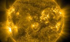 Günəşdə üç güclü M sinifli günəş partlayışı baş verib