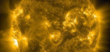 Günəşdə üç güclü M sinifli günəş partlayışı baş verib