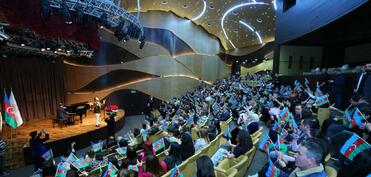 İlk dəfə sırf QHT-lər üçün bayram konserti proqramı təşkil olunub