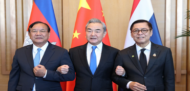 Çin Kamboca və Tailandın xarici işlər nazirlərini bir araya gətirib