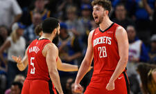 NBA: Türkiyəli basketbolçunun komandası qələbə qazanıb