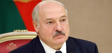 Lukaşenko Yeni il öncəsi 22 məhbusu əfv edib