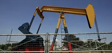 Trampın blokadası səbəbindən Venesuela neft quyularını bağlayır