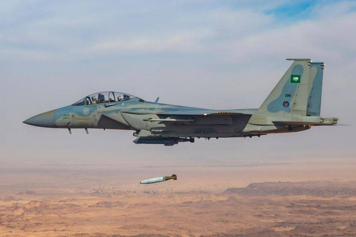 Səudiyyə Ərəbistanının rəhbərlik etdiyi koalisiya Yəməndə hərbi əməliyyata başlayıb