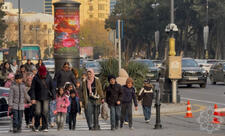 Bakı Yeni ilin ilk günündə: bayram ovqatı və şəhər gəzintisi