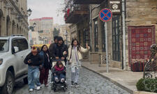 Bakı Yeni ilin ilk günündə: bayram ovqatı və şəhər gəzintisi