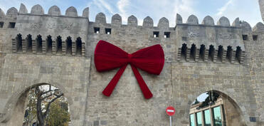 Bakı Yeni ilin ilk günündə: bayram ovqatı və şəhər gəzintisi