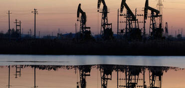 Azərbaycan neftinin qiyməti cüzi azalıb