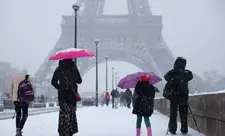 Fransada güclü fırtına səbəbindən qatar reysləri dayandırılıb