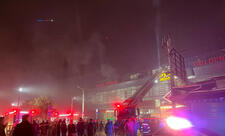 Tbilisidə ticarət mərkəzində yanğın baş verib