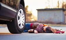 Bakıda maşın piyadanı vurub