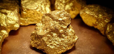 Qızılın qiyməti tarixi rekordunu yeniləyərək 4500 dolları ötüb