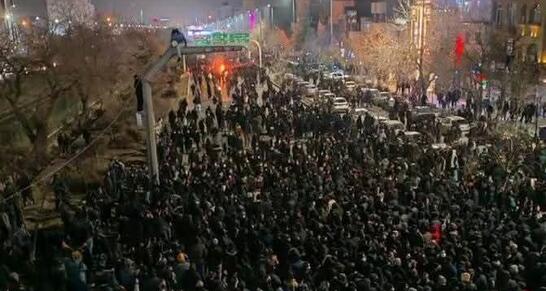 Əgər Xamenei hakimiyyəti könüllü şəkildə təhvil verərsə...