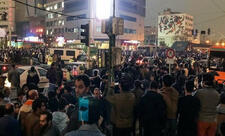 KİV: İranda etirazçılar 34 məscidi yandırıblar