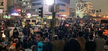 KİV: İranda etirazçılar 34 məscidi yandırıblar