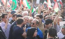 Tehranda İran prezidenti hökumətyönlü mitinqdə iştirak edib