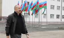 Prezident İlham Əliyev Ağdərə şəhərinin Baş planı ilə tanış olub