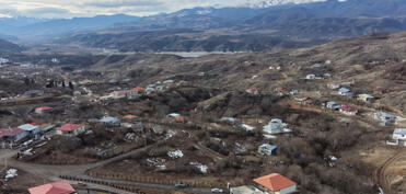 Prezident İlham Əliyev Ağdərə rayonunun Heyvalı kəndində görülmüş işlərlə tanış olub