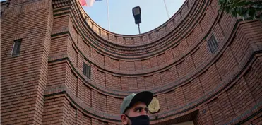 Fransa İrandakı səfirliyinin bir qrup əməkdaşını təxliyə edib