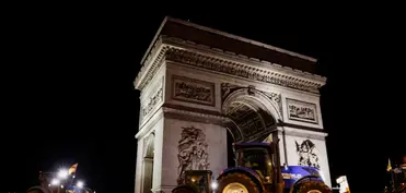 Fransada fermerlər Parisin mərkəzində etiraz aksiyası keçirir