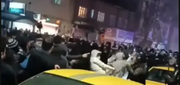 Urmiyada rejim qüvvələri ilə etirazçılar arasında toqquşma yaşanıb