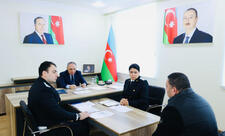 Baş prokuror Şirvan şəhərində vətəndaşları qəbul edib