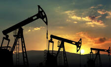 Dünya bazarlarında neft ucuzlaşır