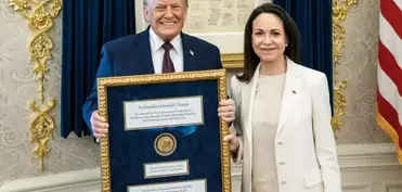 Tramp Maçadonun Nobel Sülh Mükafatını qəbul edib