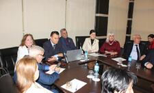 “Vətən mənə oğul desə nə dərdim”- 20 Yanvar şəhidlərinə həsr edilmiş dəyirmi masa keçirilib