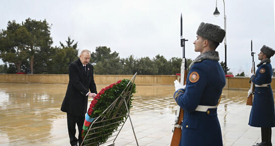 Prezident İlham Əliyev 20 Yanvar şəhidlərinin xatirəsini yad edib