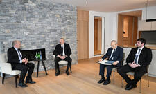 Prezident İlham Əliyev Davosda “Vestas Wind Systems” şirkətinin nümayəndəsi ilə görüşüb