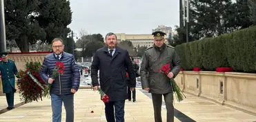 Ukrayna səfiri Şəhidlər Xiyabanını ziyarət edib - FOTO