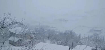 Güclü qar səbəbindən Cəlilabad-Yardımlı yolu bağlanıb