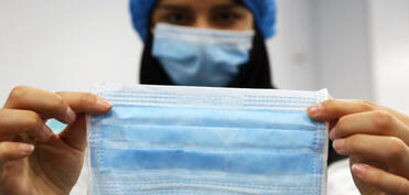 Bakıda COVID-lə mübarizə aparan tibb işçilərinin əməkhaqlarına əlavənin müddəti artırılıb