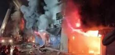 Pakistanda ticarət mərkəzində yanğın: ölənlərin sayı 14-ə çatıb