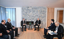 Prezident İlham Əliyev Davosda İraq Kürdüstan Regionunun Baş naziri ilə görüşüb