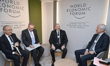 Prezident İlham Əliyev Davosda “J.P. Morgan” şirkətinin sədri və baş icraçı direktoru ilə görüşüb