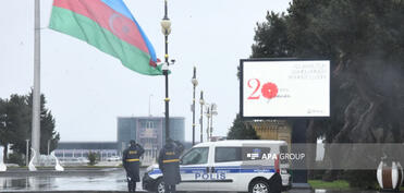 20 Yanvar şəhidlərinin xatirəsi bir dəqiqəlik sükutla yad olunub - FOTO