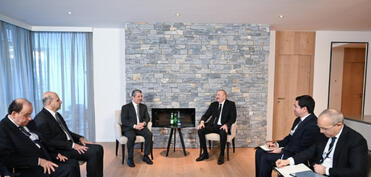 Prezident İlham Əliyev Davosda İraq Kürdüstan Regionunun Baş naziri ilə görüşüb