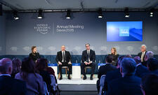 Prezident İlham Əliyev Davosda “Avrasiyanın iqtisadi özünəməxsusluğunun müəyyənləşdirilməsi” mövzusunda panel iclasında iştirak edib - YENİLƏNİB 