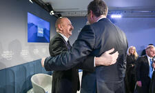 Prezident İlham Əliyev Davosda “Avrasiyanın iqtisadi özünəməxsusluğunun müəyyənləşdirilməsi” mövzusunda panel iclasında iştirak edib - YENİLƏNİB 