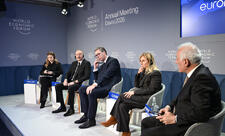 Prezident İlham Əliyev Davosda “Avrasiyanın iqtisadi özünəməxsusluğunun müəyyənləşdirilməsi” mövzusunda panel iclasında iştirak edib - YENİLƏNİB 