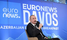 Prezident İlham Əliyev Davosda “Azərbaycan rəhbərliyi ilə səhər yeməyi” adlı tədbirdə iştirak edib